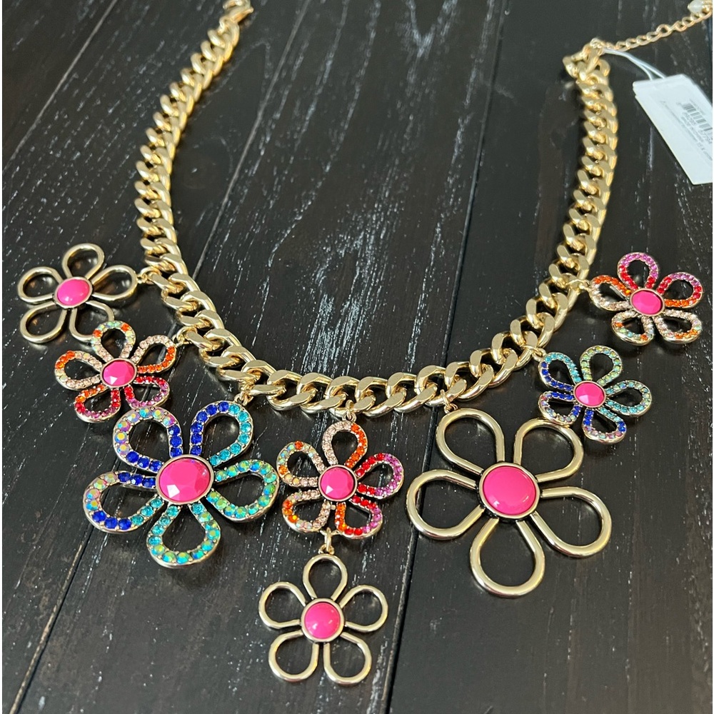 Betsey Johnson Necklace - Picture 5 of 10